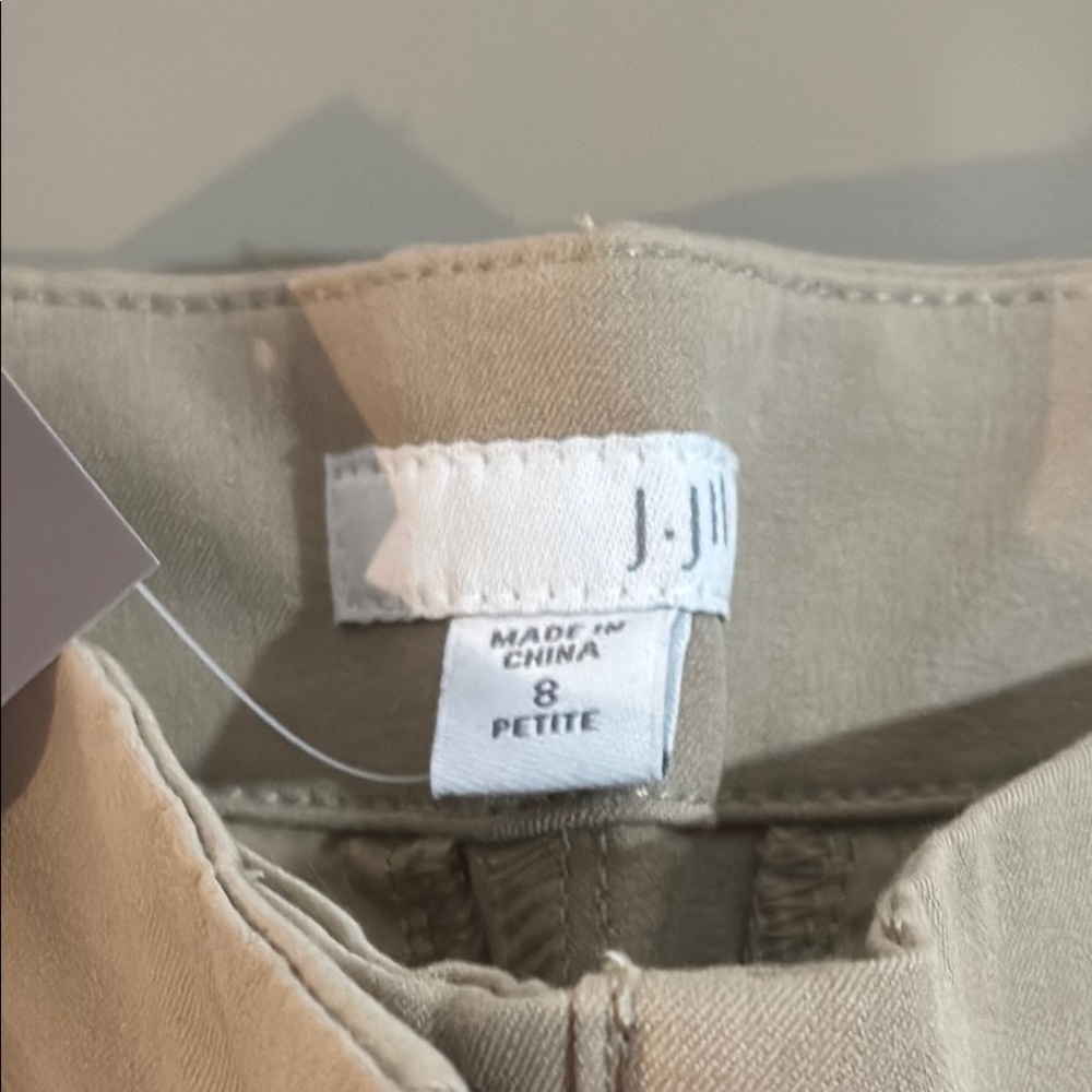 J. Jill Women’s Tan Shorts NWT Size 8P - Picture 5 of 10